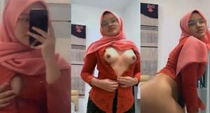 Cewek Malay Pamer Body Sexy Sampai Colmek